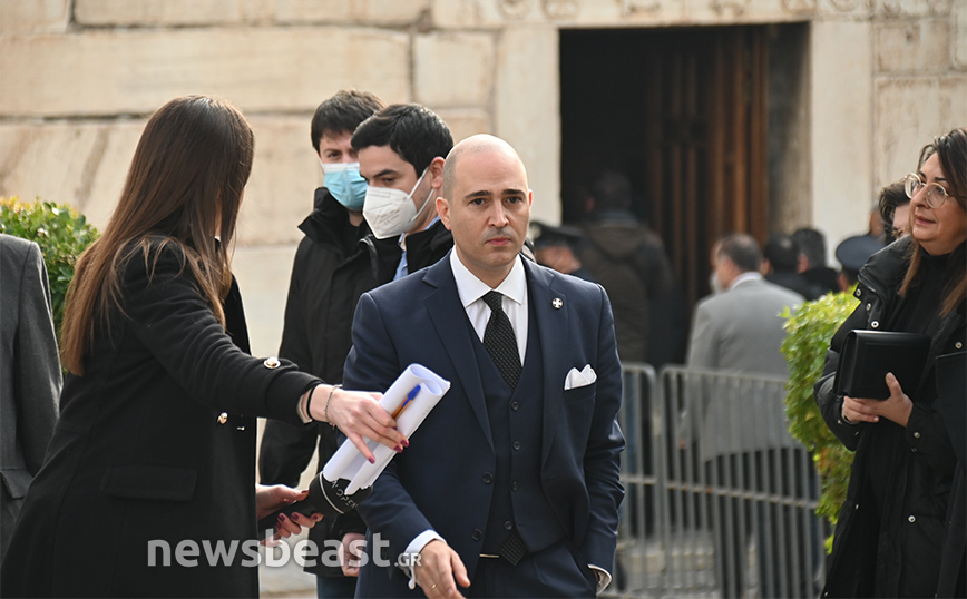 Ο Κωνσταντίνος Μπογδάνος στην κηδεία του τέως βασιλιά Κωνσταντίνου