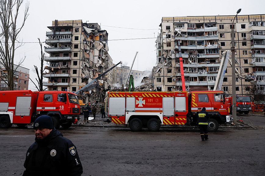 Ουκρανία: Ελάχιστες οι πιθανότητες να ανασυρθούν άλλοι επιζώντες από τα συντρίμμια της πολυκατοικίας στο Ντνίπρο