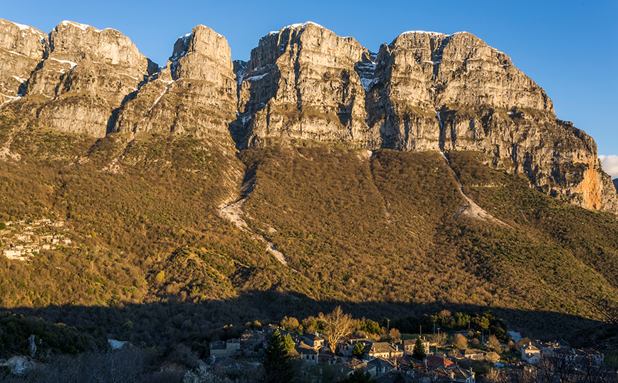 Πύργοι Αστράκας, Πάπιγκο Πύργοι Αστράκας, Πάπιγκο