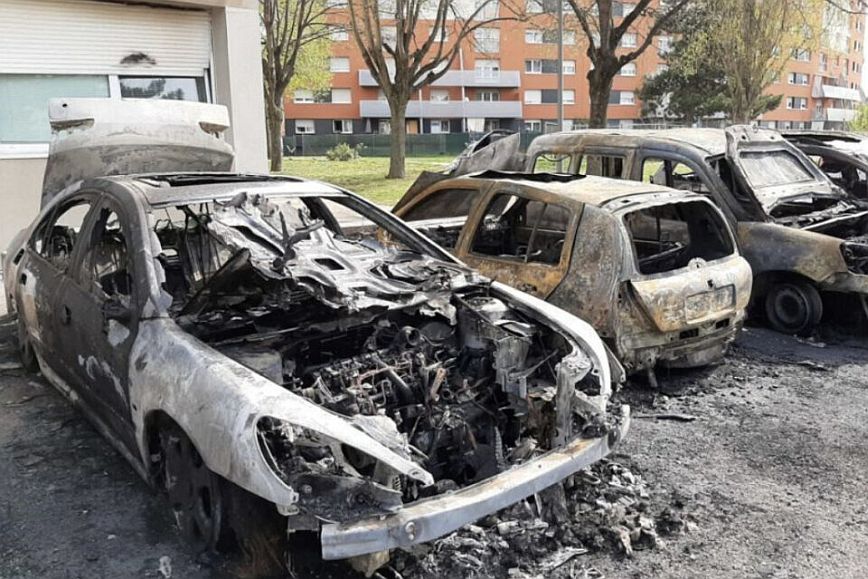 Στρασβούργο: Πάνω από 70 αυτοκίνητα κάηκαν στην αλλαγή του χρόνου – Έγιναν 62 συλλήψεις