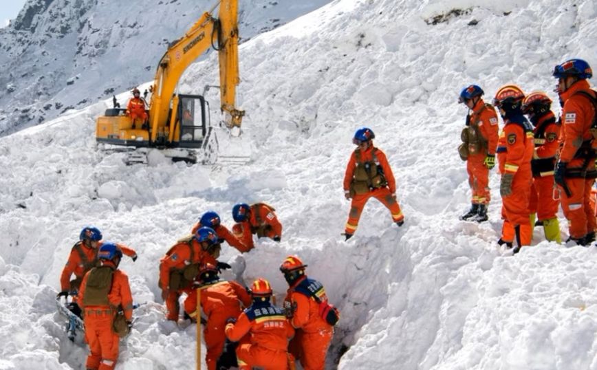 Στους 28 οι νεκροί από τη χιονοστιβάδα στο Θιβέτ