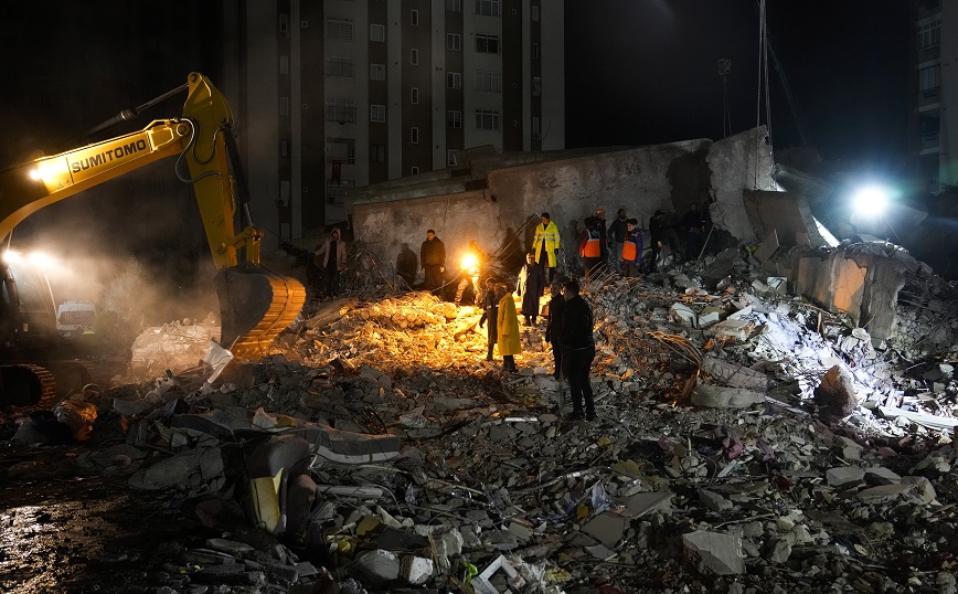 Οι Τούρκοι ευγνωμονούν την Ελλάδα για τη βοήθεια που έστειλε μετά τους φονικούς σεισμούς &#8211; «Ευχαριστούμε, γείτονα»