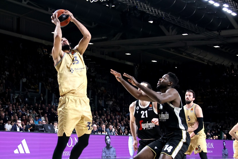 Euroleague: Η Μπαρτσελόνα έκανε περίπατο στην Μπολόνια και πλησίασε στη μια νίκη τον Ολυμπιακό