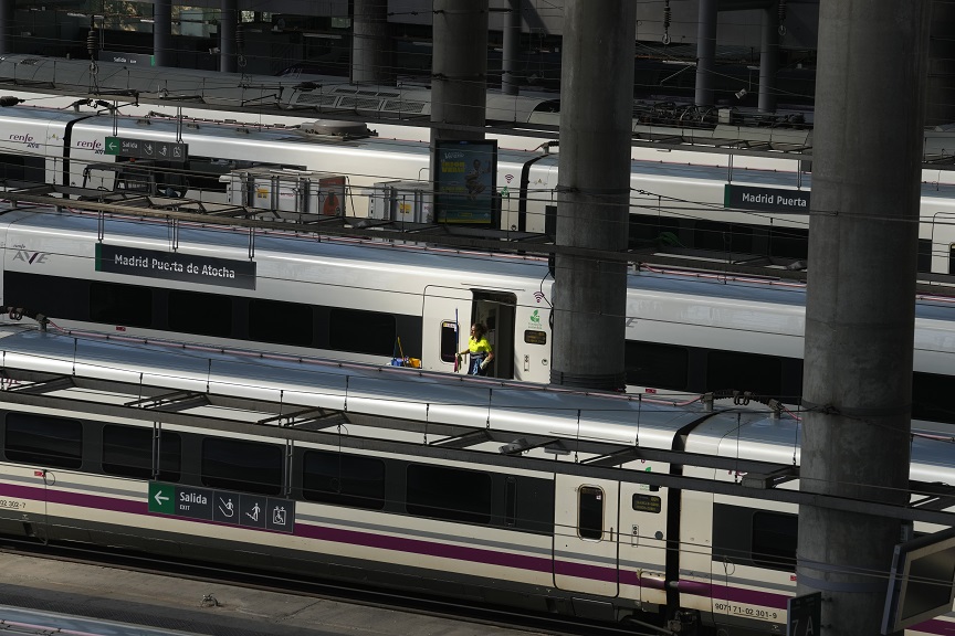 Ισπανία: Οι αρχές έδωσαν 258 εκατ. ευρώ για 31 νέα τρένα που δεν χωρούν να περάσουν από σήραγγες