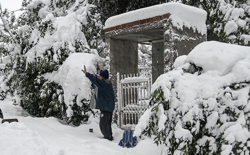 Κακοκαιρία Μπάρμπαρα &#8211; Δήμαρχος Πεντέλης: Χιονίζει, ξεχιονίζουμε και ξαναχιονίζει