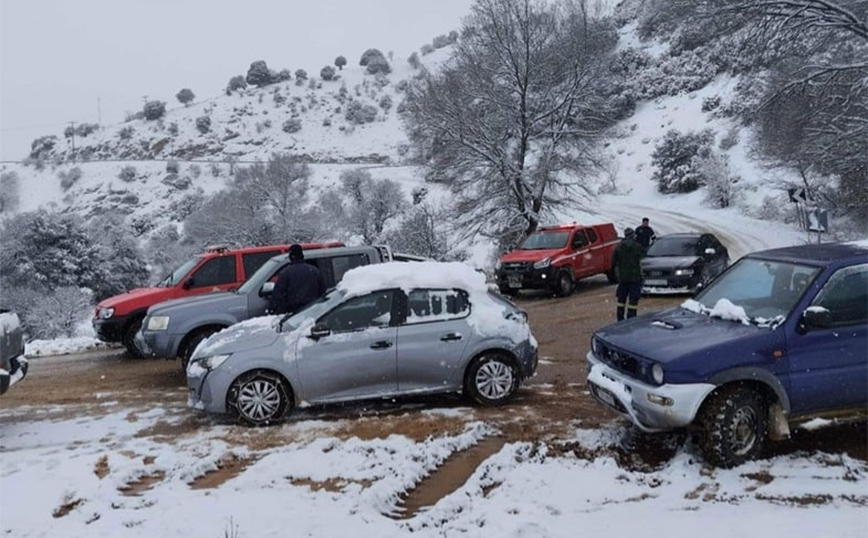 Κακοκαιρία Μπάρμπαρα: Επιχείρηση απεγκλωβισμού 30 ατόμων από ξενώνα στην Αιγιάλεια