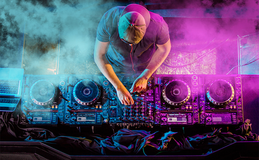 Πέθανε γνωστός Έλληνας Dj – Βρισκόταν στη Μύκονο για εργασία