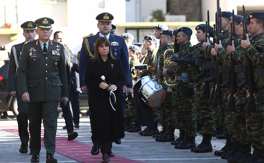 υτήν την ώρα το τελευταίο αντίο στον υποσμηναγό Μάριο-Μιχαήλ Τουρούτσικα