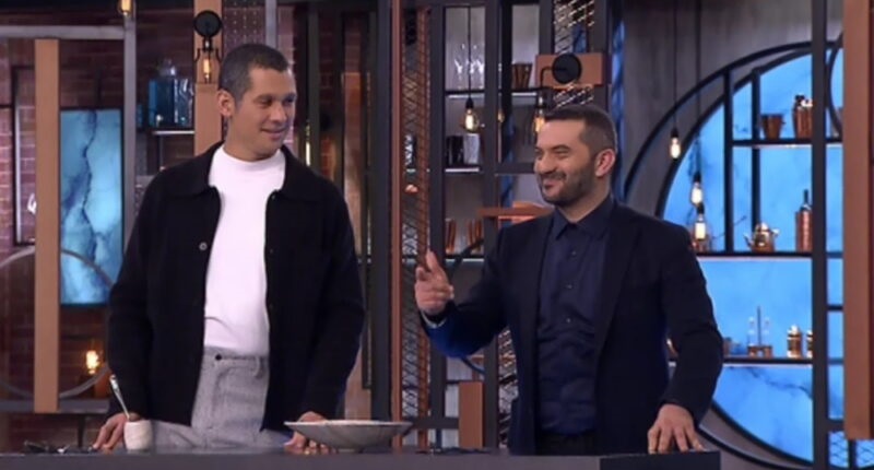 MasterChef: Επικός Λεωνίδας Κουτσόπουλος – «Προσπαθούσα να θυμηθώ τους όρους του συμβολαίου μου» – Ξέσπασαν σε γέλια οι παίκτες