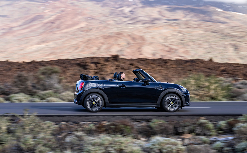 Mini Cooper SE Cabrio: Το πρώτο cabrio στον κόσμο με αμιγή ηλεκτροκίνηση