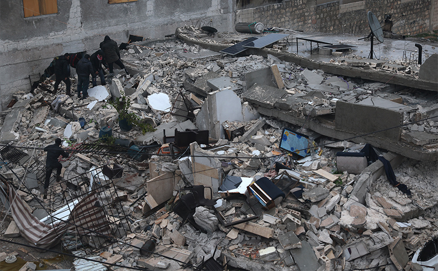 Σεισμός 7,8 Ρίχτερ στην Τουρκία: Πάνω από 500 οι νεκροί στη γειτονική χώρα και στη Συρία