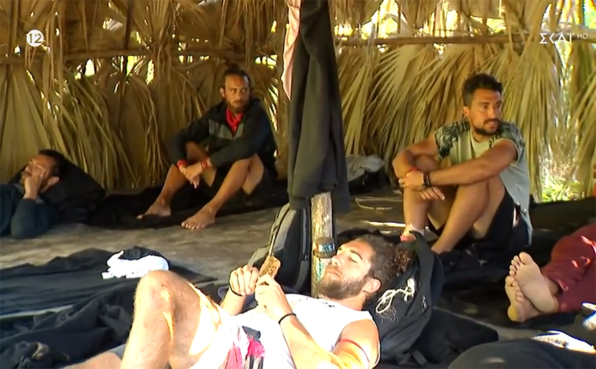 Survivor All Star: Έξαλλοι οι Κόκκινοι με τον «κατάσκοπο» που κρυφάκουσε τις τακτικές τους