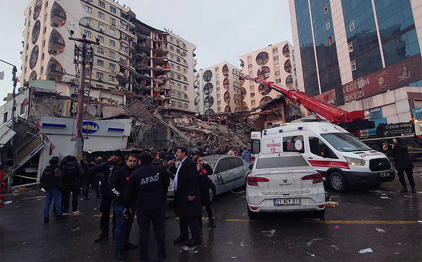 Σεισμός 7,8 Ρίχτερ στην Τουρκία: Τουλάχιστον 76 οι νεκροί