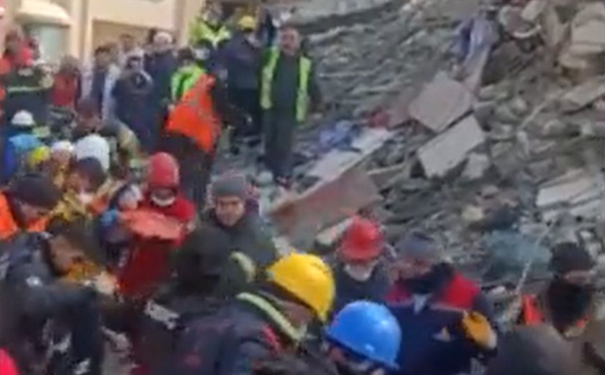 Σεισμός στην Τουρκία: Θαύμα μέσα στα συντρίμμια – Απεγκλωβίστηκε μωράκι δύο μηνών μετά από 128 ώρες