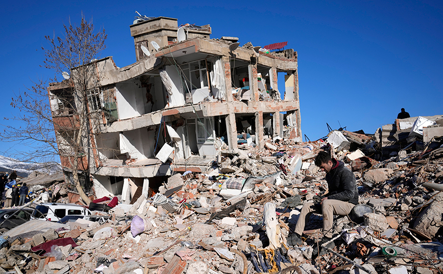 Σύνοδος Κορυφής: Ενός λεπτού σιγή για τα θύματα του σεισμού στην Τουρκία και τη Συρία