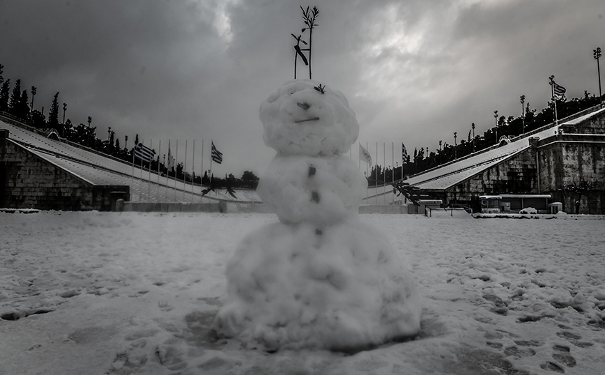 Όταν το Αιγαίο στέλνει πυκνά χιόνια στην Αθήνα &#8211; Τι είναι το φαινόμενο Aegean Lake Effect που θα σχηματιστεί την Κυριακή