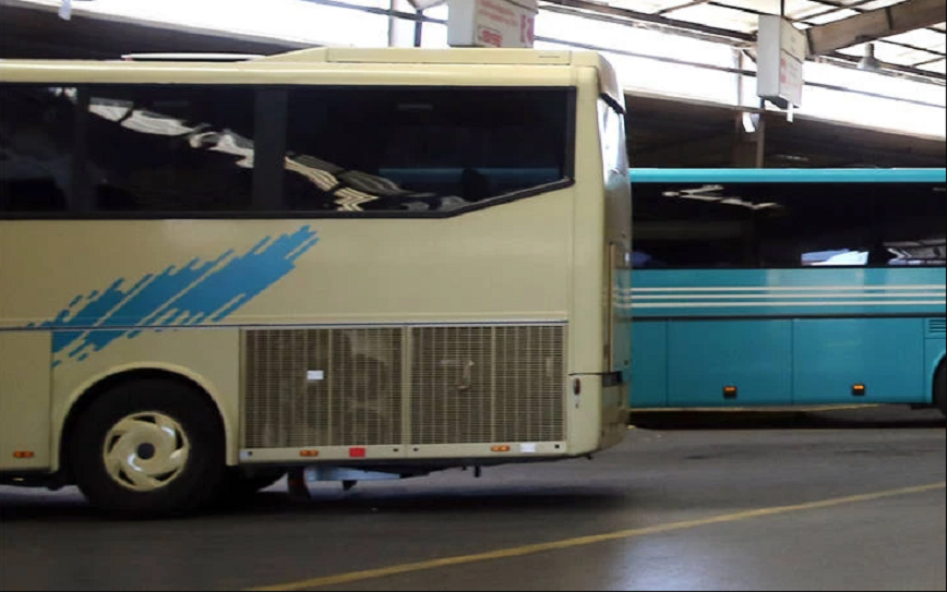 Βλάβη σε λεωφορείο ΚΤΕΛ στη Θεσσαλονίκη &#8211; Οι επιβάτες, έσπασαν τζάμι για να απεγκλωβιστούν