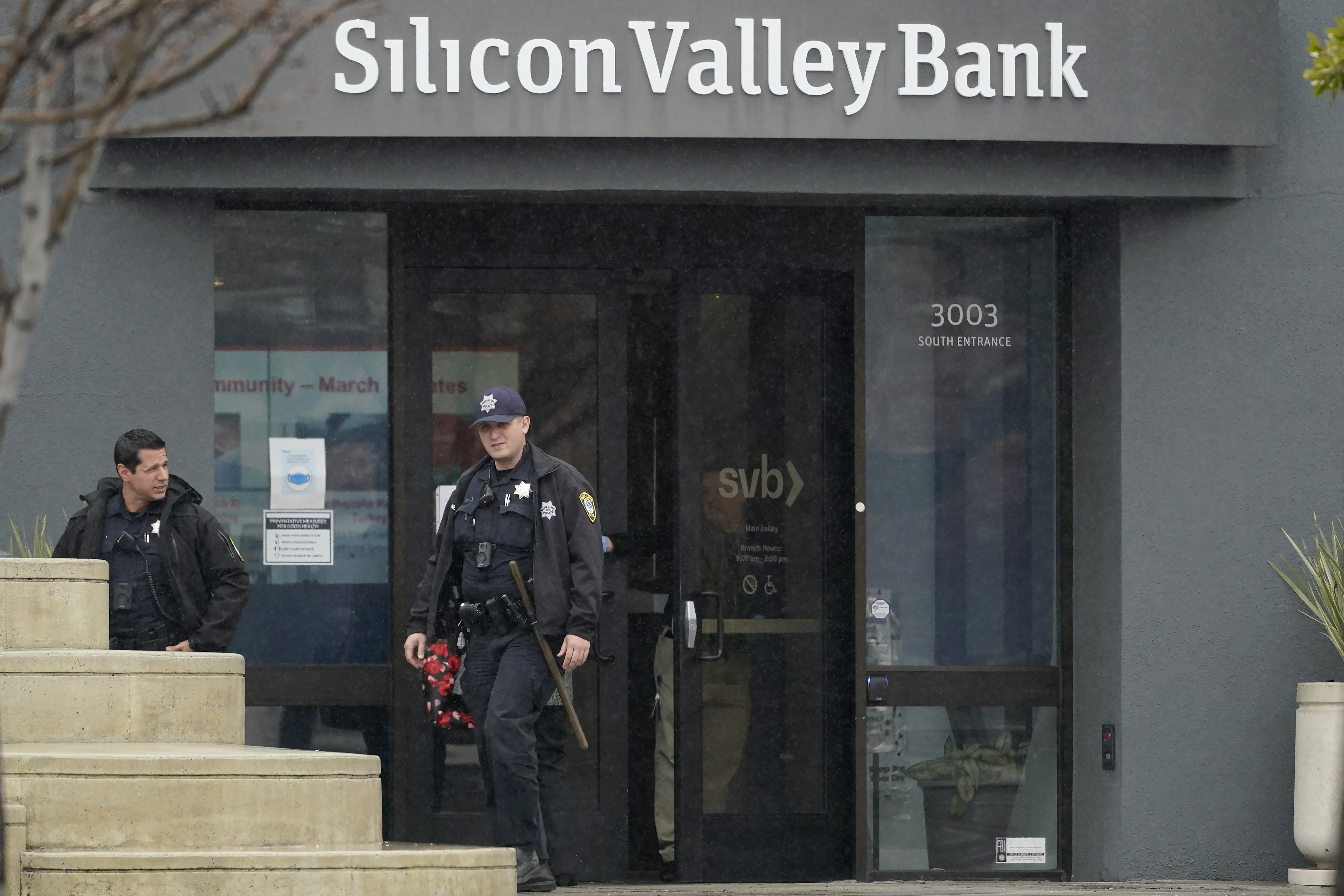 ΗΠΑ: Eργασία και μισθοί 45 ημερών στο προσωπικό της Silicon Valley Bank μετά το «λουκέτο»