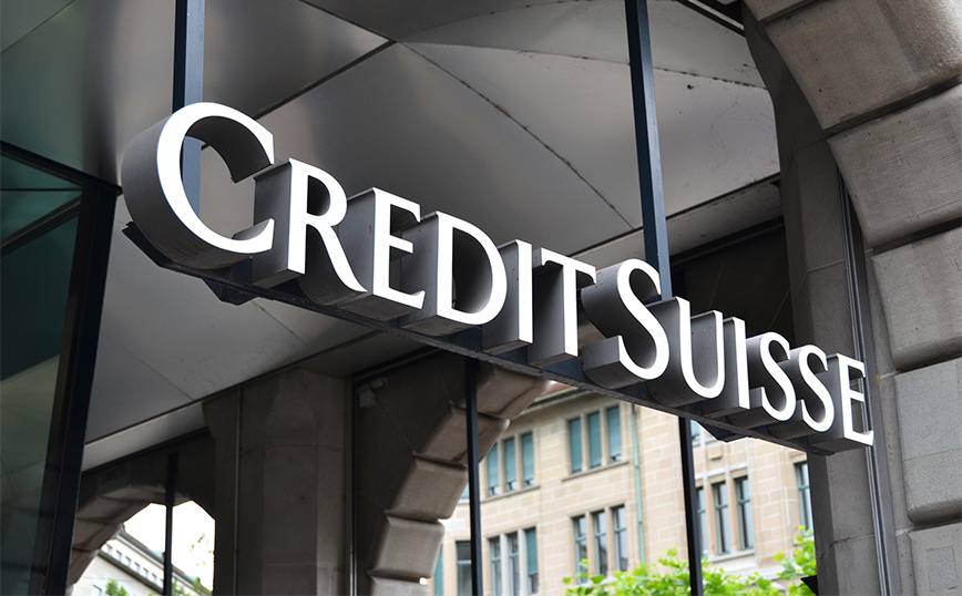«Κατακρημνίζεται η μετοχή της ελβετικής τράπεζας Credit Suisse, μπορεί να έχει την τύχη της Silicon Valley Bank»