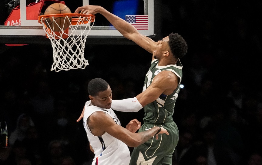 NBA: Ο Giannis γύρισε, έριξε 30άρα «καρφώνοντας» τους Νετς στο καλάθι και οι Μπακς έκαναν το 15/15