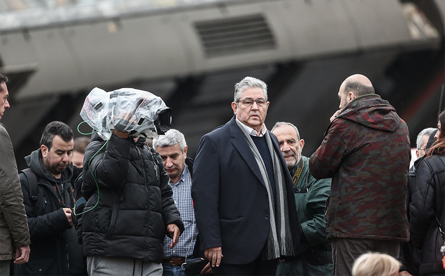 Σύγκρουση τρένων στα Τέμπη – Κουτσούμπας: Το μαχαίρι να «φτάσει στο κόκκαλο»