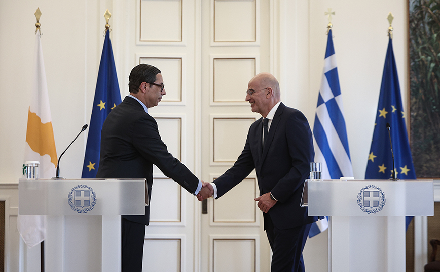 Ο Νίκος Δένδιας και ο Κωνσταντίνος Κόμπος Ο Νίκος Δένδιας και ο Κωνσταντίνος Κόμπος