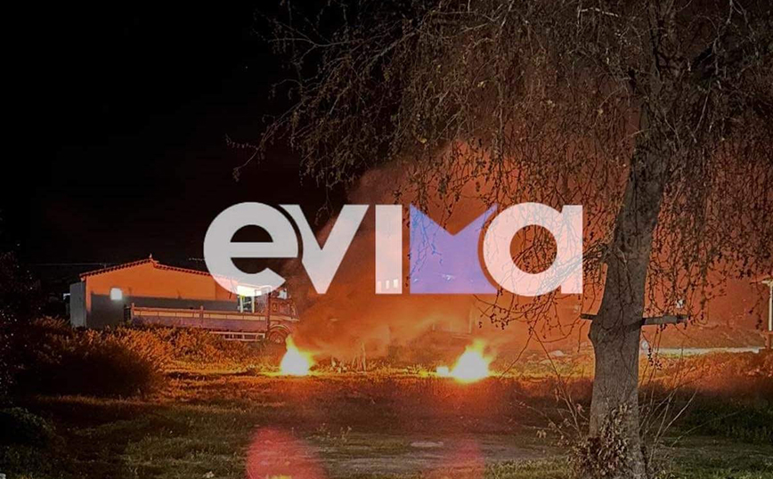 Φωτιά τώρα στην Εύβοια δίπλα σε σπίτια