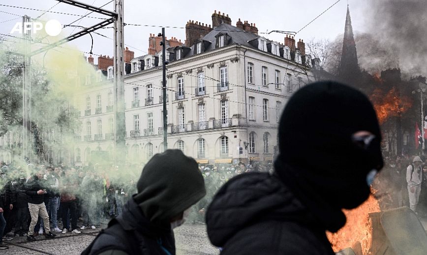 Γαλλία: Νέες συγκρούσεις διαδηλωτών με την αστυνομία σε διαμαρτυρία για το νερό