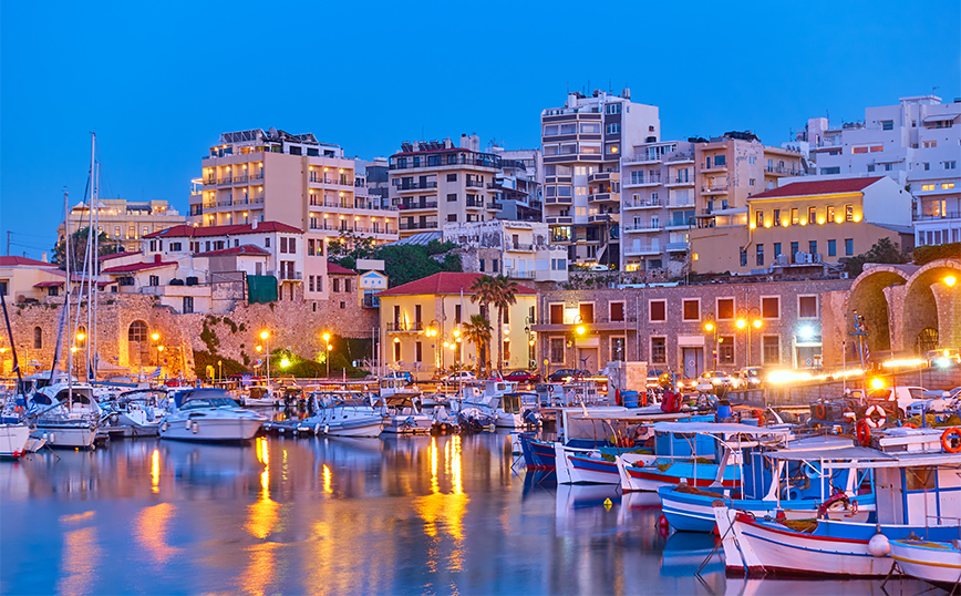 «Σπάει» κάθε ρεκόρ ο τουρισμός στην Κρήτη: Το Ηράκλειο φιλοδοξεί να αναδειχθεί σε απόλυτο γαστρονομικό προορισμό