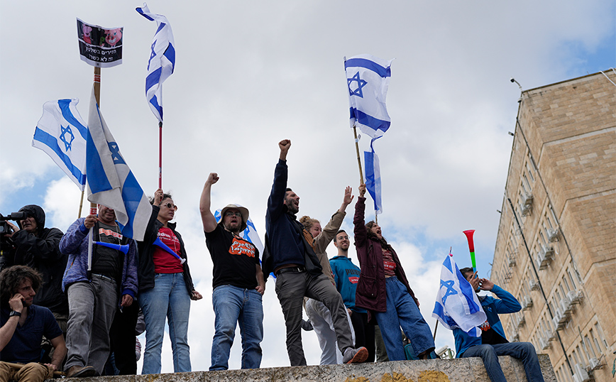 Κλονίζεται από τη γενική απεργία κατά της  μεταρρύθμισης της κυβέρνησης Νετανιάχου το Ισραήλ: Χαμός στους δρόμους
