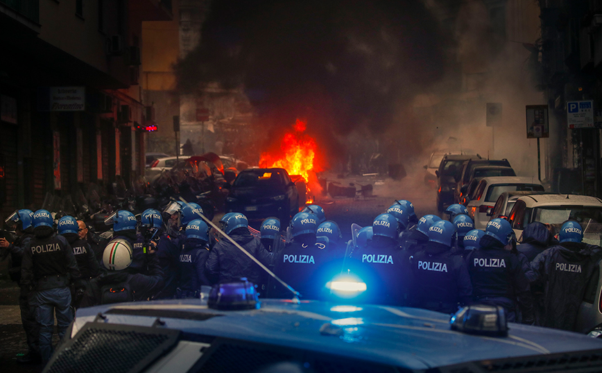 Οπαδοί της Αγγλίας δέχθηκαν απειλές από ultras της Νάπολι πριν το Ιταλία &#8211; Αγγλία