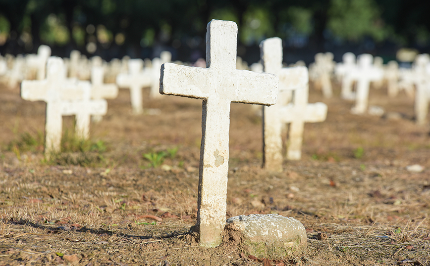 Γυναίκα βρέθηκε ζωντανή σε τάφο μετά από 10 ώρες – Μέλη συμμορίας την απήγαγαν από το σπίτι της και την έθαψαν