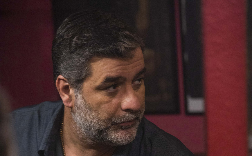 Αυτή η νύχτα μένει