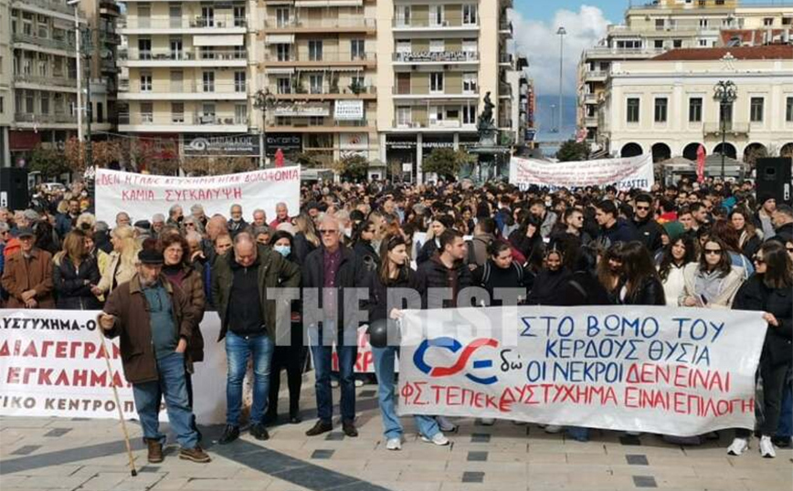 Πάτρα: Ενεργή συμμετοχή στην απεργία για τα Τέμπη &#8211; Σημειώθηκαν επεισόδια