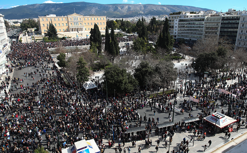 Πάνω από 40.000 διαδήλωσαν στην Αθήνα για το δυστύχημα στα Τέμπη &#8211; Τι λέει η αστυνομία για τα επεισόδια