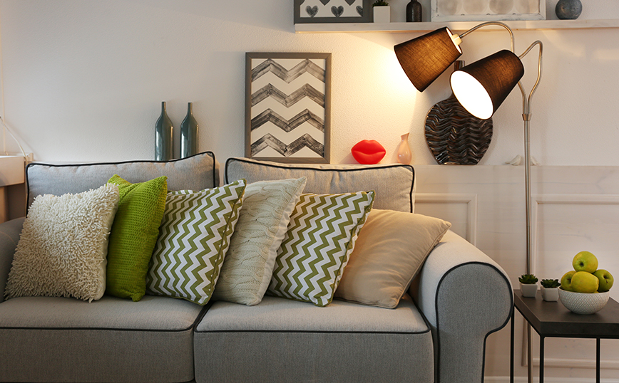 Καναπές σε σαλόνι Καναπές σε σαλόνι