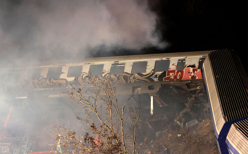 Σύγκρουση τρένων στα Τέμπη: «Οι διασώστες αντίκρισαν μία βιβλική καταστροφή – Σαν να είχε πέσει βόμβα»