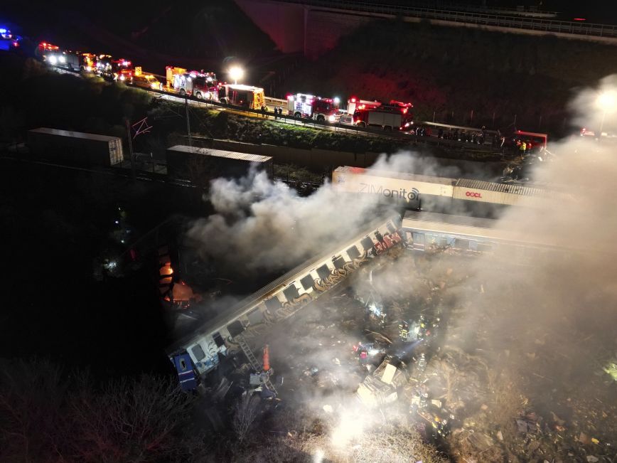 Σύγκρουση τρένων στα Τέμπη: «Ήταν 10 εφιαλτικά δευτερόλεπτα μέσα στις φωτιές» &#8211; Συγκλονιστικές μαρτυρίες για την τραγωδία