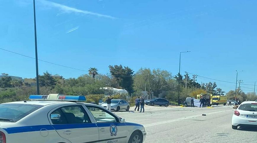 Μηχανή συγκρούστηκε με αυτοκίνητο στη Λεωφόρο Αθηνών Σουνίου στο Λαγονήσι &#8211; Νεκρός ο οδηγός του δικύκλου