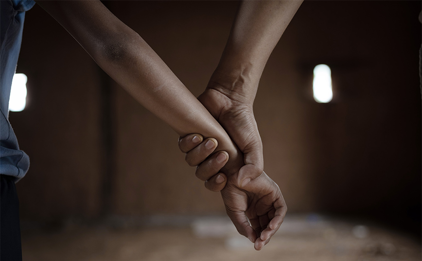 Φρίκη στην Καβάλα: Προφυλακιστέος ο 52χρονος για το βιασμό της ανήλικης κόρης του