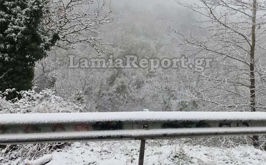 Χιονίζει προς Δομοκό, Μπράλο και Καρπενήσι Χιονίζει προς Δομοκό, Μπράλο και Καρπενήσι