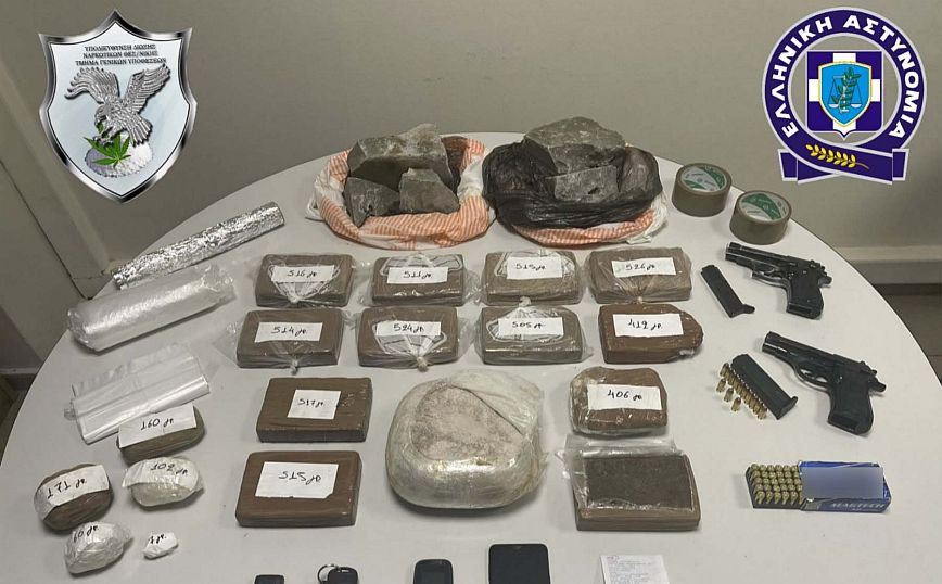 Η Δίωξη Ναρκωτικών συνέλαβε στο αεροδρόμιο της Σαντορίνης επιβάτη με αποσκευές που περιείχαν κάνναβη