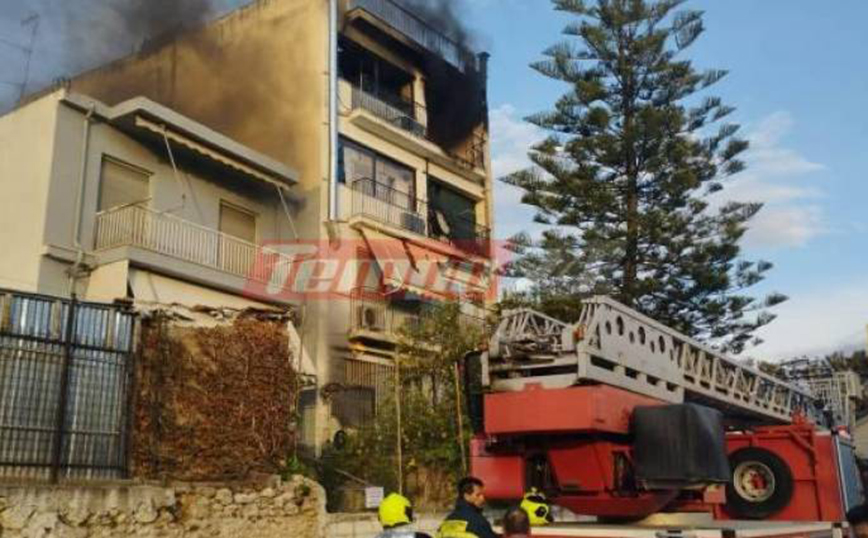 Μεγάλη φωτιά σε πολυκατοικία στην Πάτρα – Ακούστηκαν εκρήξεις, διαμέρισμα καταστράφηκε ολοσχερώς