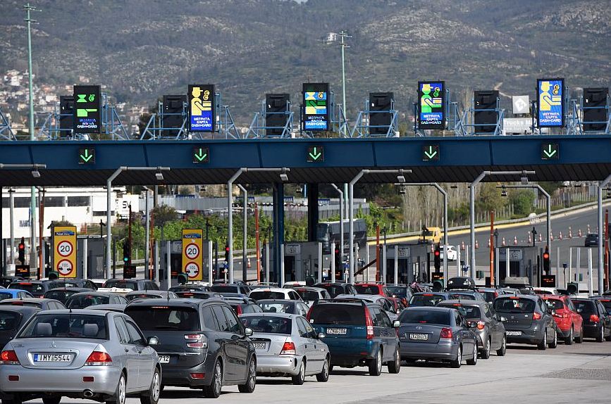 Κορυφώνεται η έξοδος του Πάσχα – Μποτιλιάρισμα από τα διόδια της Ελευσίνας μέχρι τους Αγίους Θεοδώρους