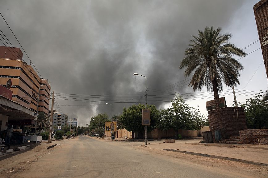 Γενικεύονται οι συγκρούσεις στο Σουδάν με τις παραστρατιωτικές δυνάμεις της RSF