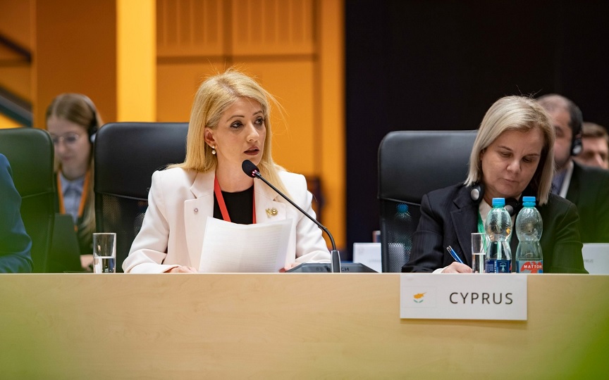 Η πρόεδρος της κυπριακής βουλής κατήγγειλε σεξιστική επίθεση από τον Τούρκο ομόλογό της