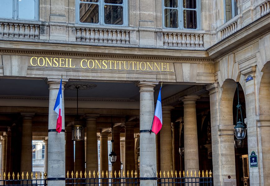 Γαλλία: Αντιπολίτευση και Συνδικάτα αντιδρούν στην απόφαση του Συνταγματικού Δικαστηρίου για τη μεταρρύθμιση Μακρόν
