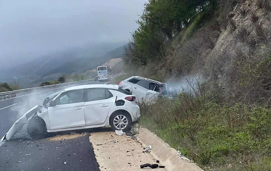 Πως έγινε το πολύνεκρο δυστύχημα στην Εγνατία &#8211; Υπέκυψε στα τραύματά του ο Έλληνας οδηγός του ΙΧ, έξι οι νεκροί