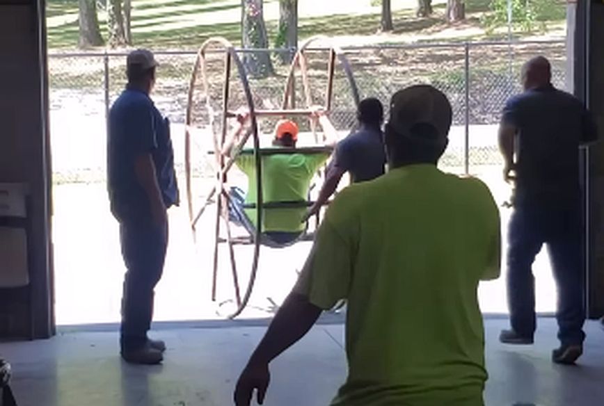 Όταν λείπει το αφεντικό και θες να κάνεις ένα ευχάριστο διάλειμμα