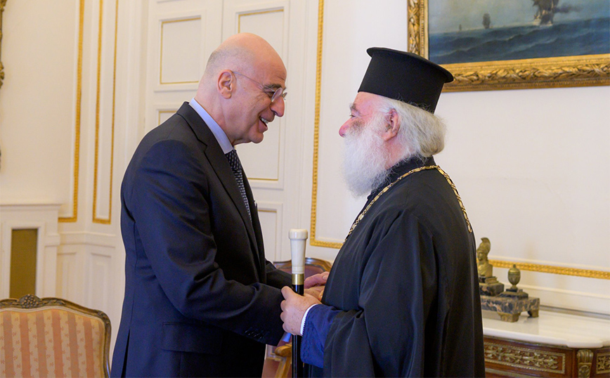 Τετ α τετ του Δένδια με τον πατριάρχη Αλεξανδρείας και πάσης Αφρικής Θεόδωρο Β’